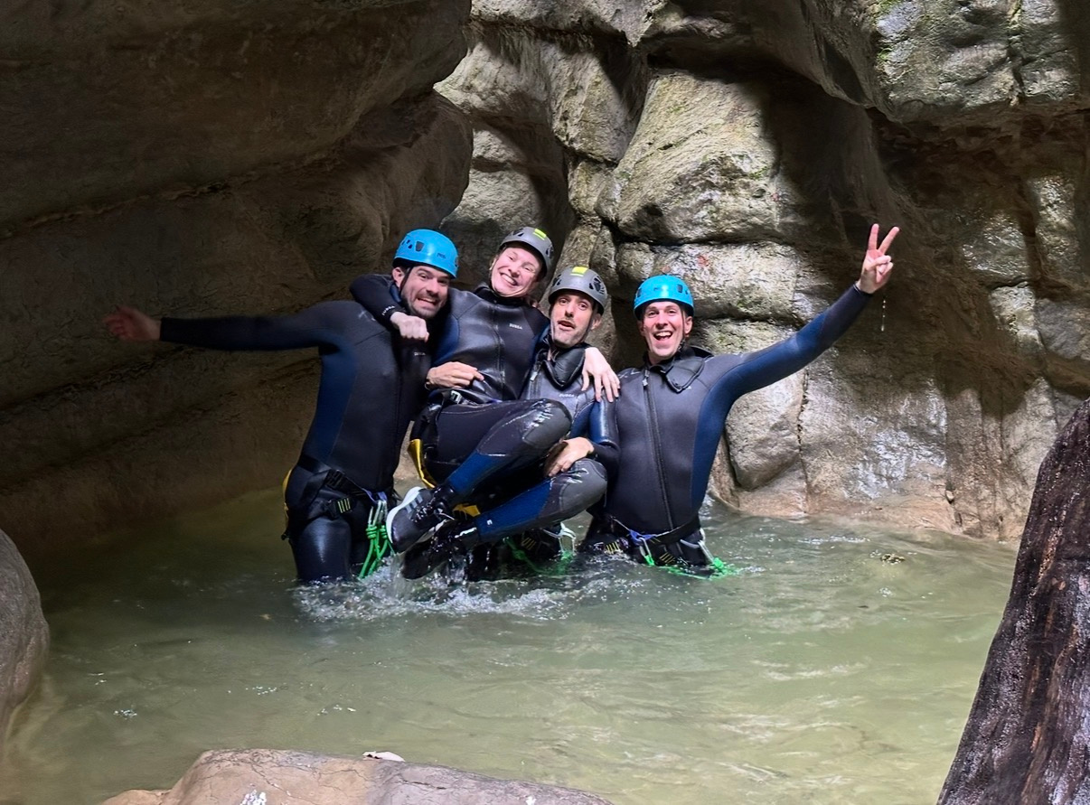 Participants équipés pour le canyon de Coiserette