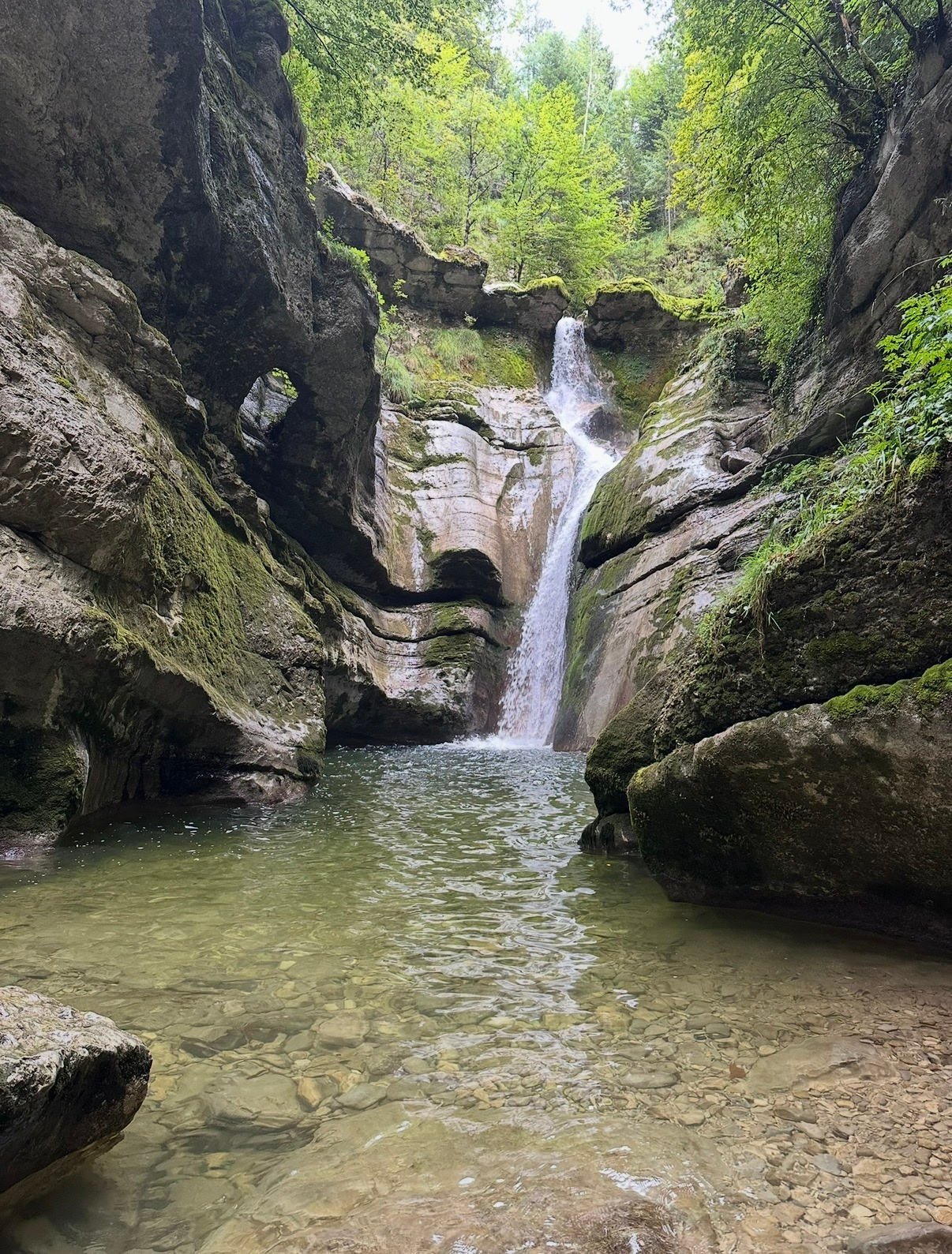 Passage aquatique dans le canyon de Coiserette