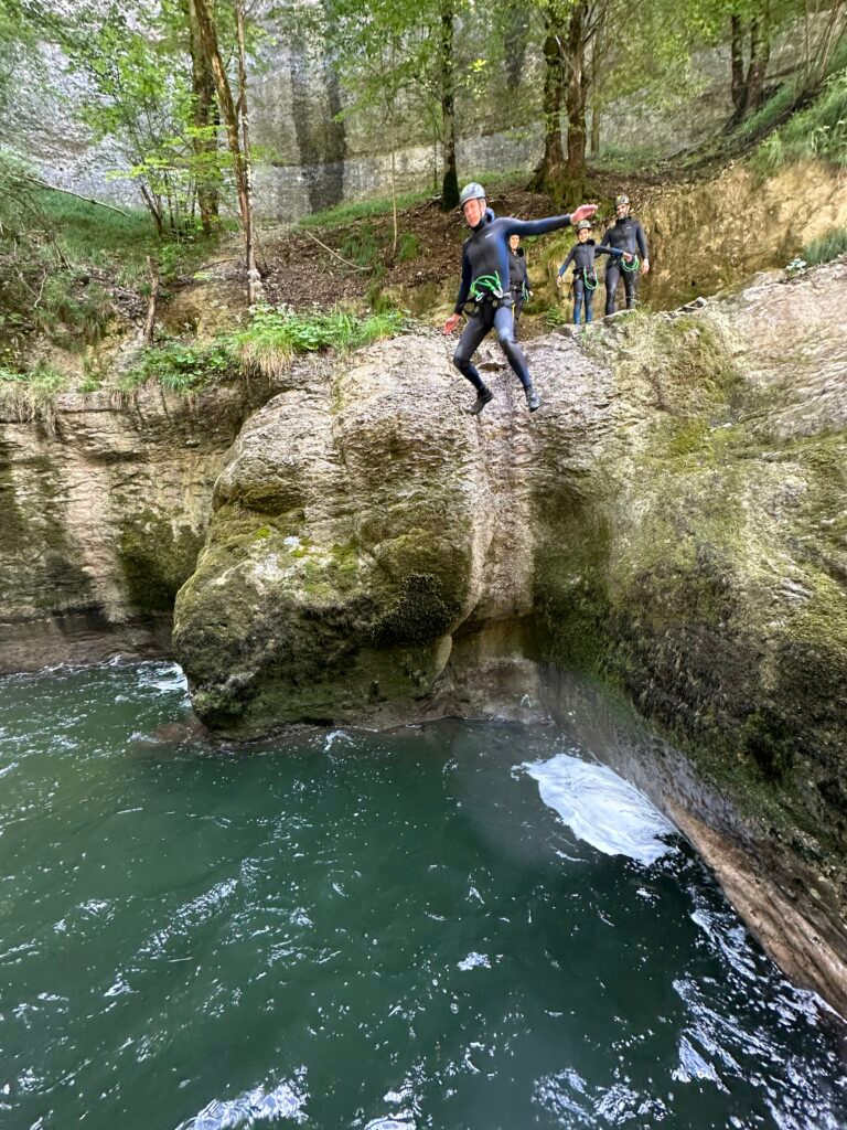 Saut facultatif encadré dans les Gorges de Malvaux
