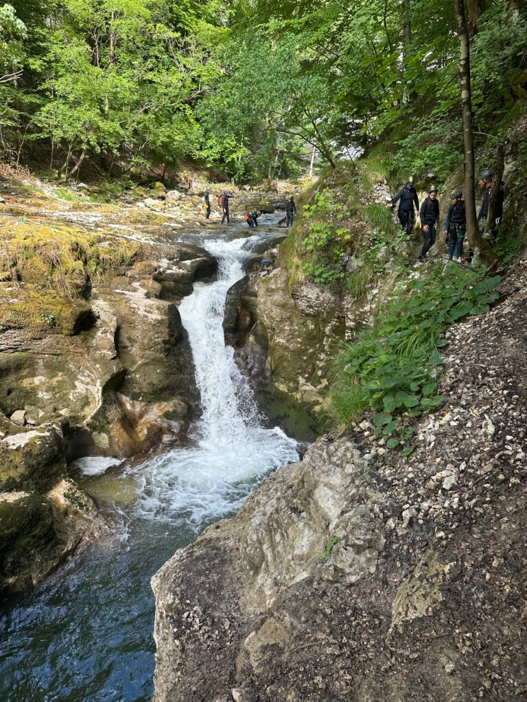 Cascade et passage rocheux dans les Gorges de Malvaux